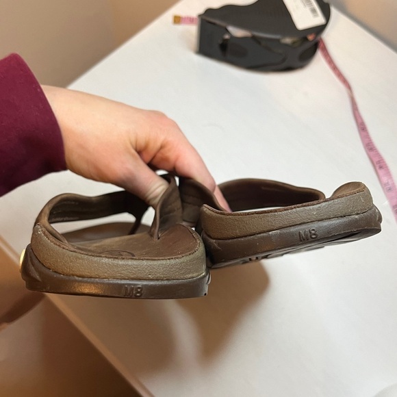 Men's Chaco Classic Leather Flip Flop Sandal M8 - Picture 5 of 10